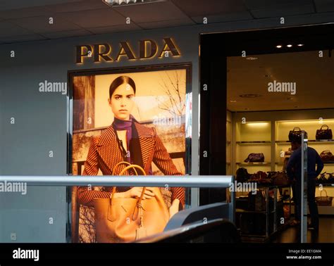 prada store foxtown